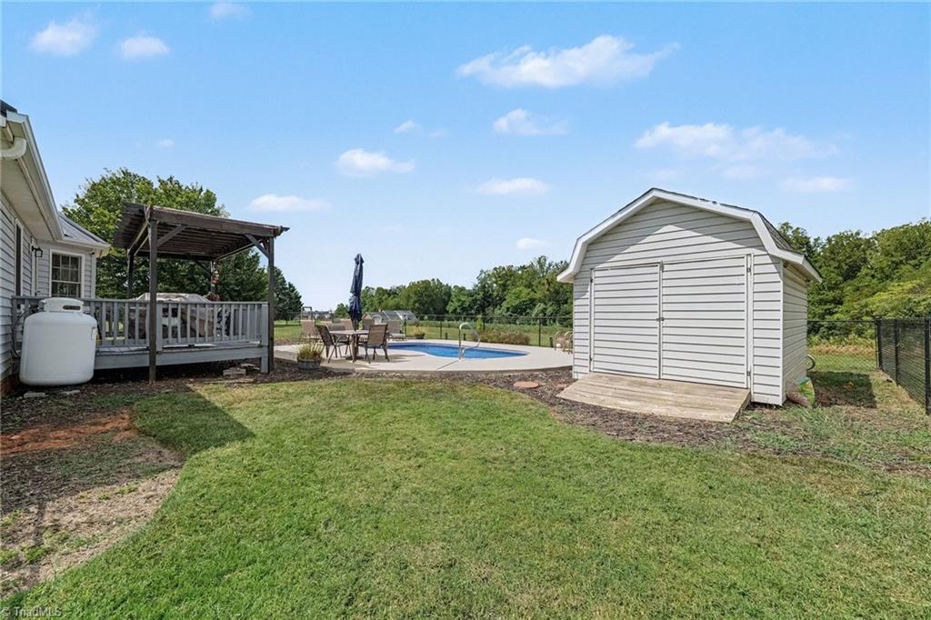 124 Glen Oaks Drive Property Photo 24