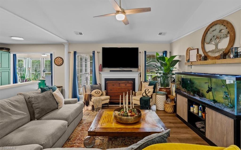 2412 Meadow Gate Drive Property Photo 8