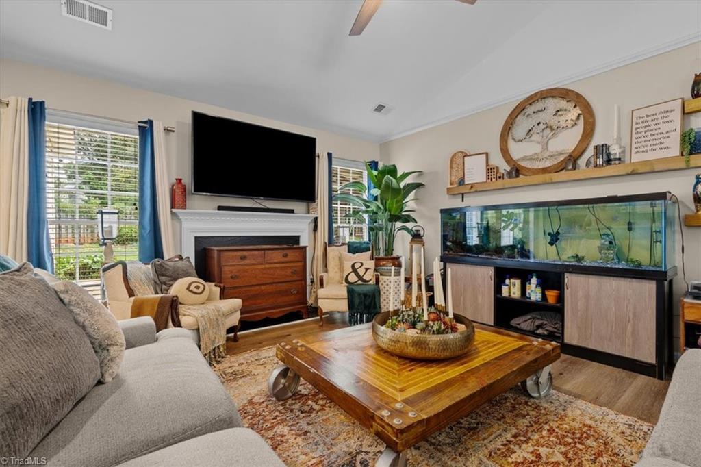 2412 Meadow Gate Drive Property Photo 10