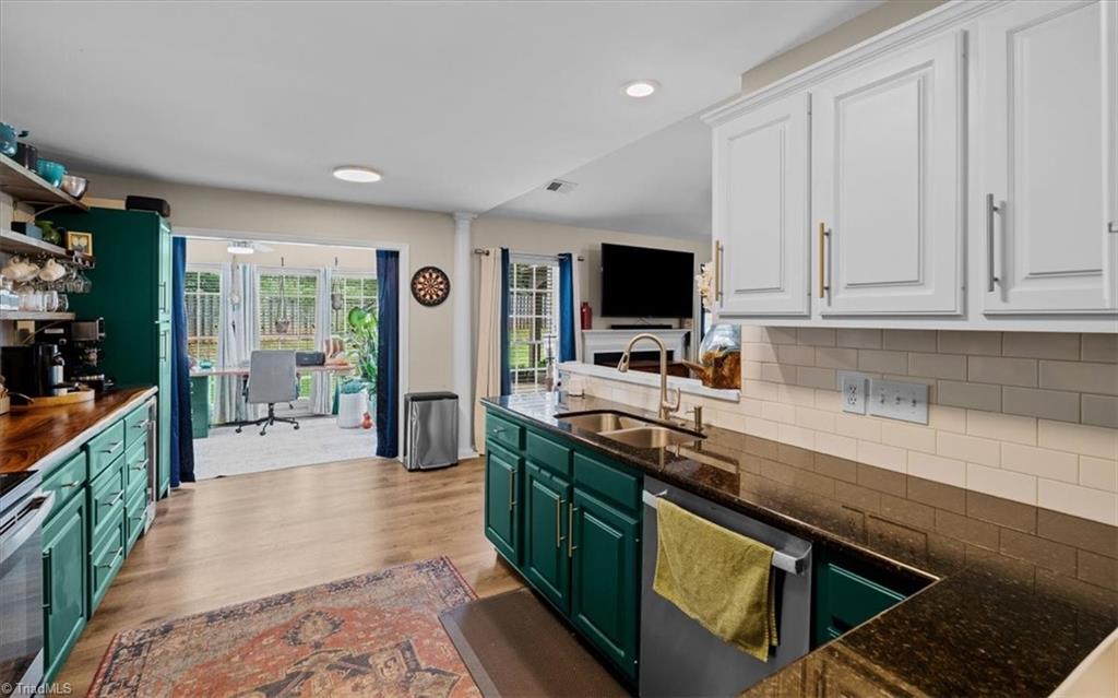 2412 Meadow Gate Drive Property Photo 14