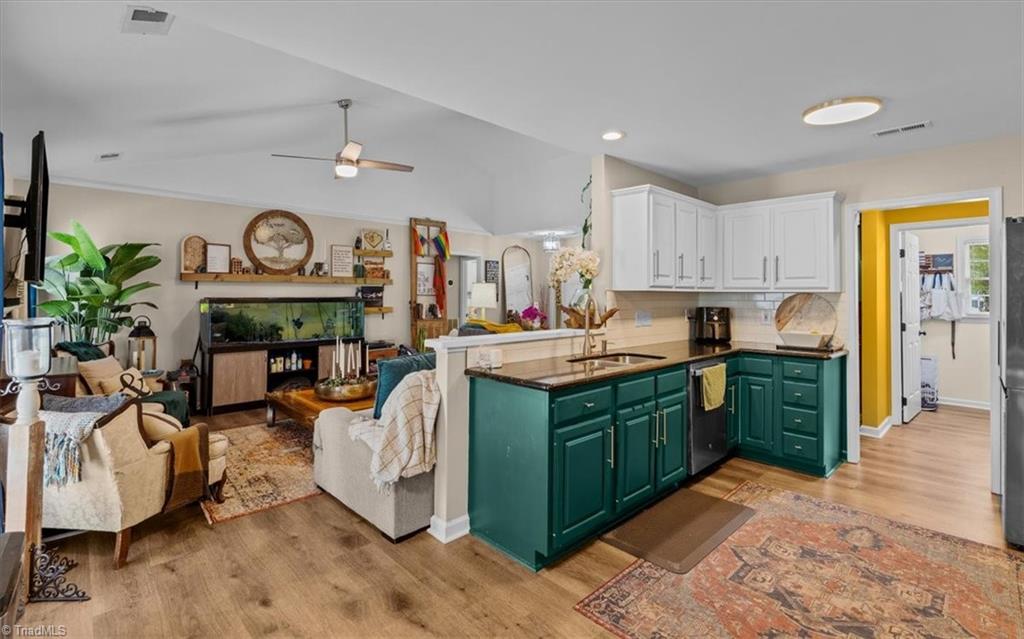 2412 Meadow Gate Drive Property Photo 15