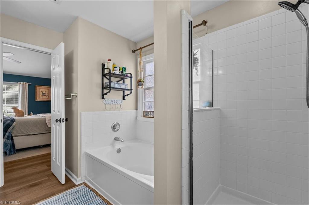 2412 Meadow Gate Drive Property Photo 27