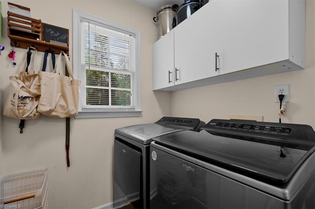 2412 Meadow Gate Drive Property Photo 35