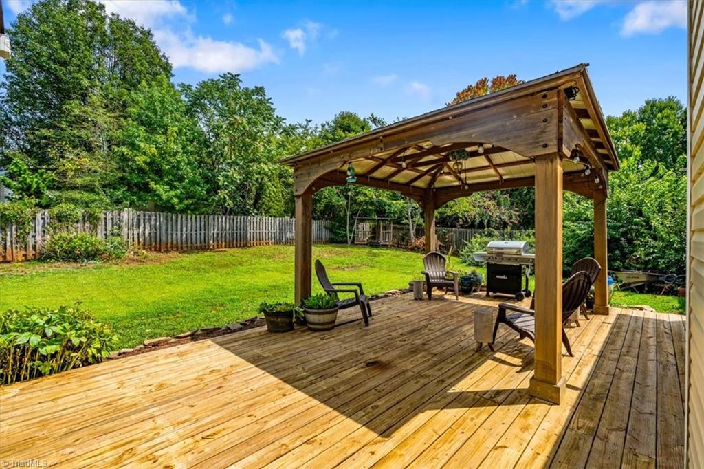 2412 Meadow Gate Drive Property Photo 36