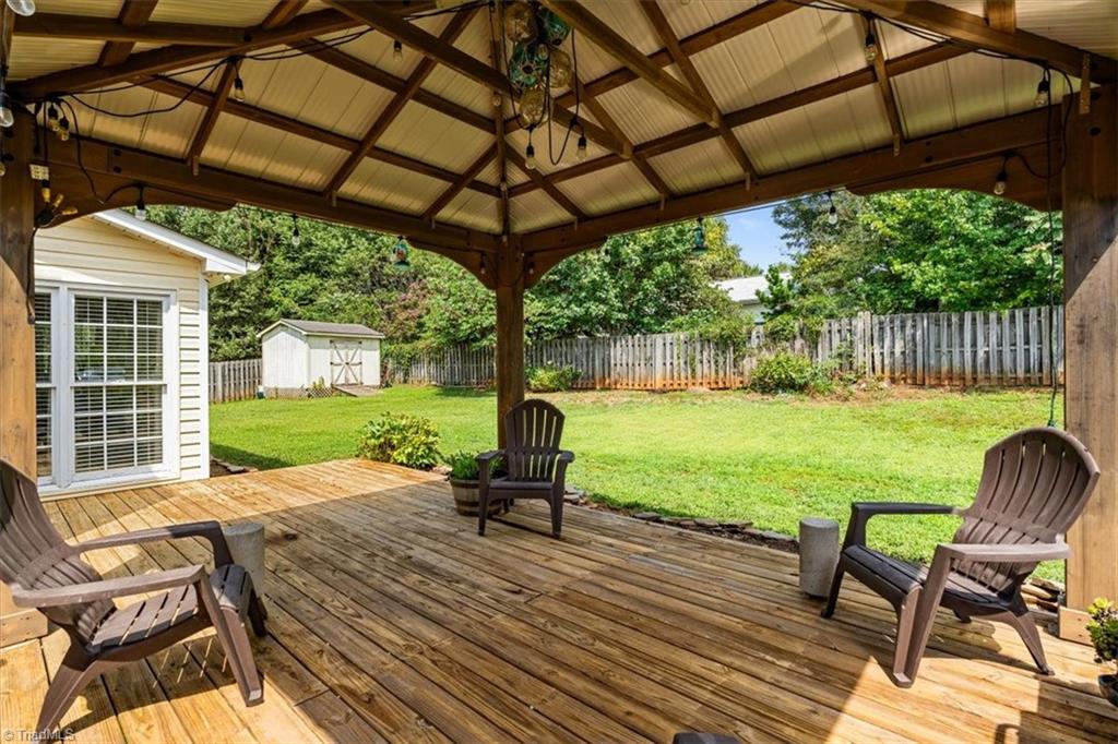 2412 Meadow Gate Drive Property Photo 38