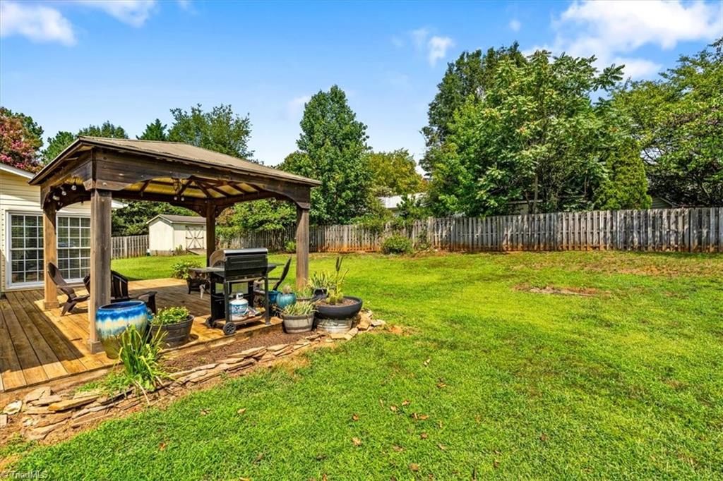 2412 Meadow Gate Drive Property Photo 39