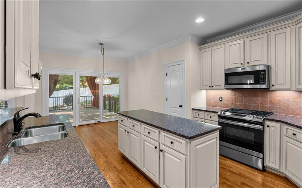 1 Rosebay Lane Property Photo 13