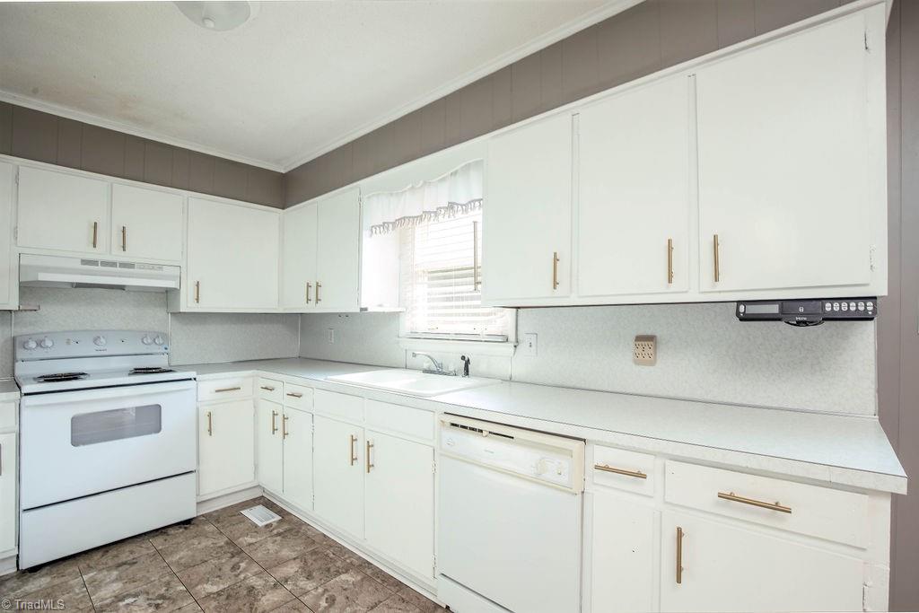 6214 Weant Road Property Photo 4