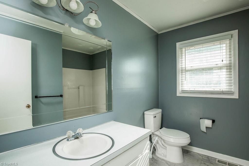 6214 Weant Road Property Photo 8