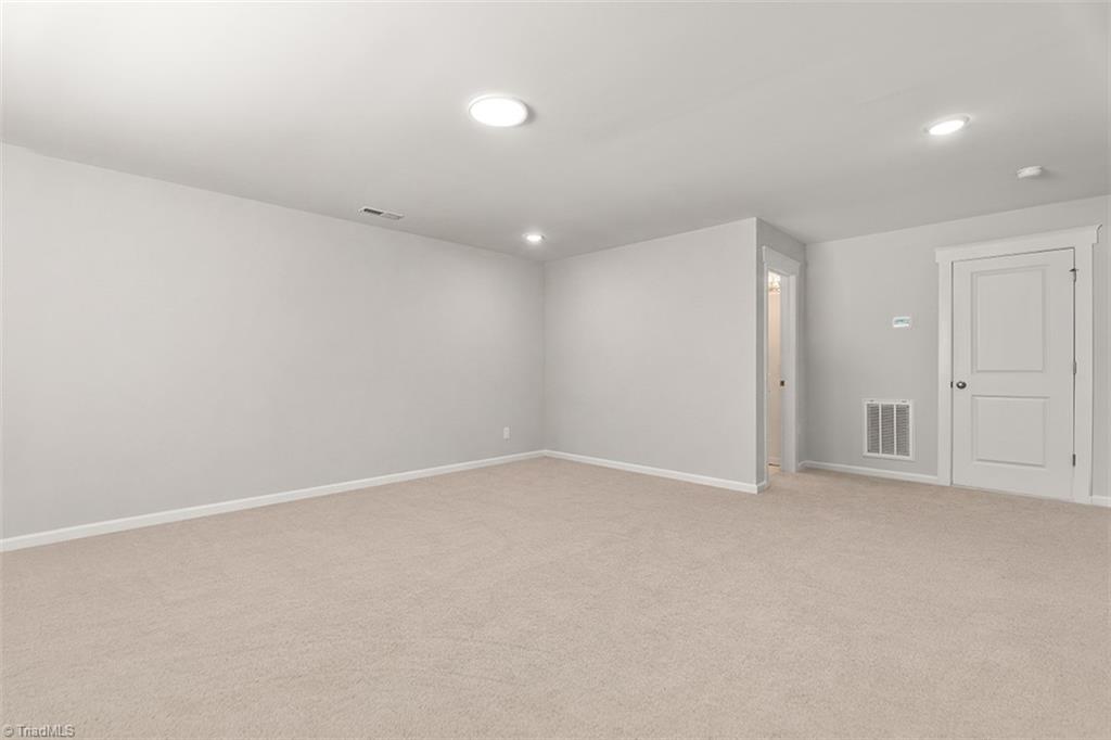 806 Dewfield Cove Property Photo 8