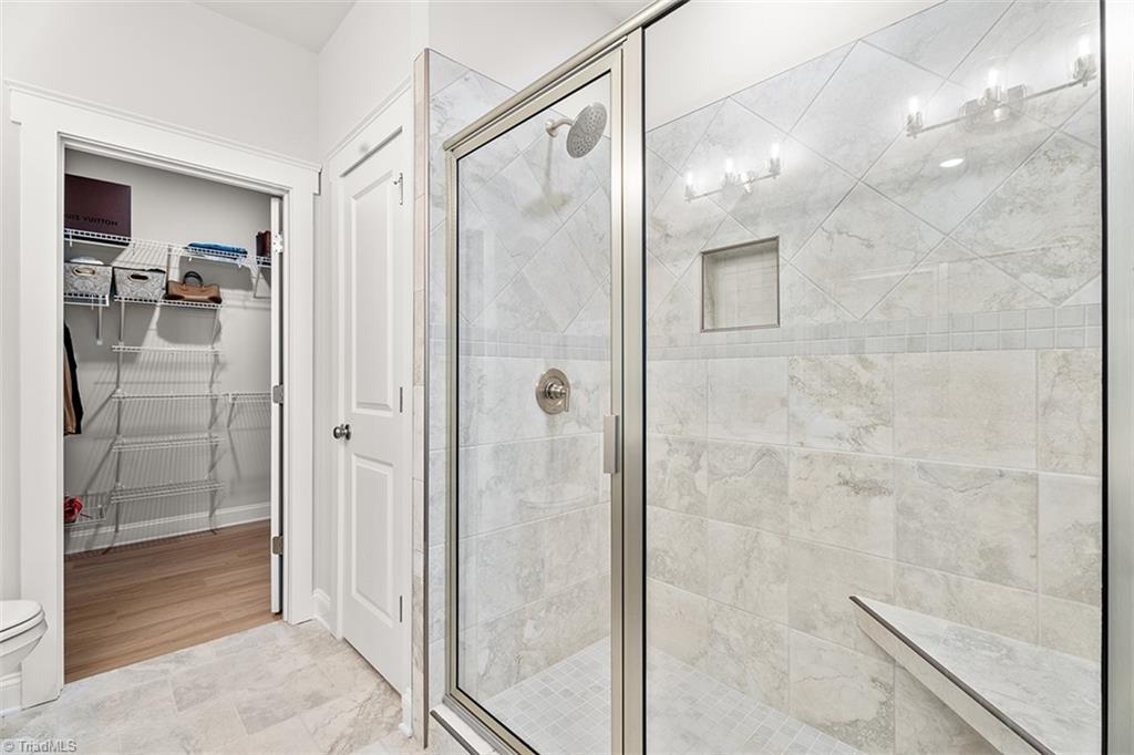 806 Dewfield Cove Property Photo 15