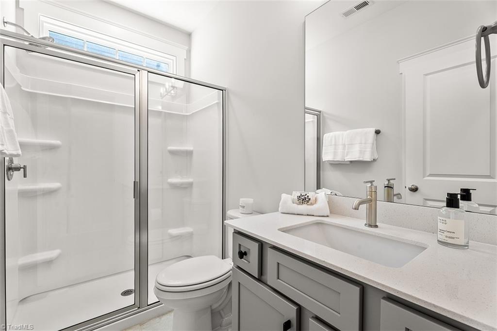806 Dewfield Cove Property Photo 24