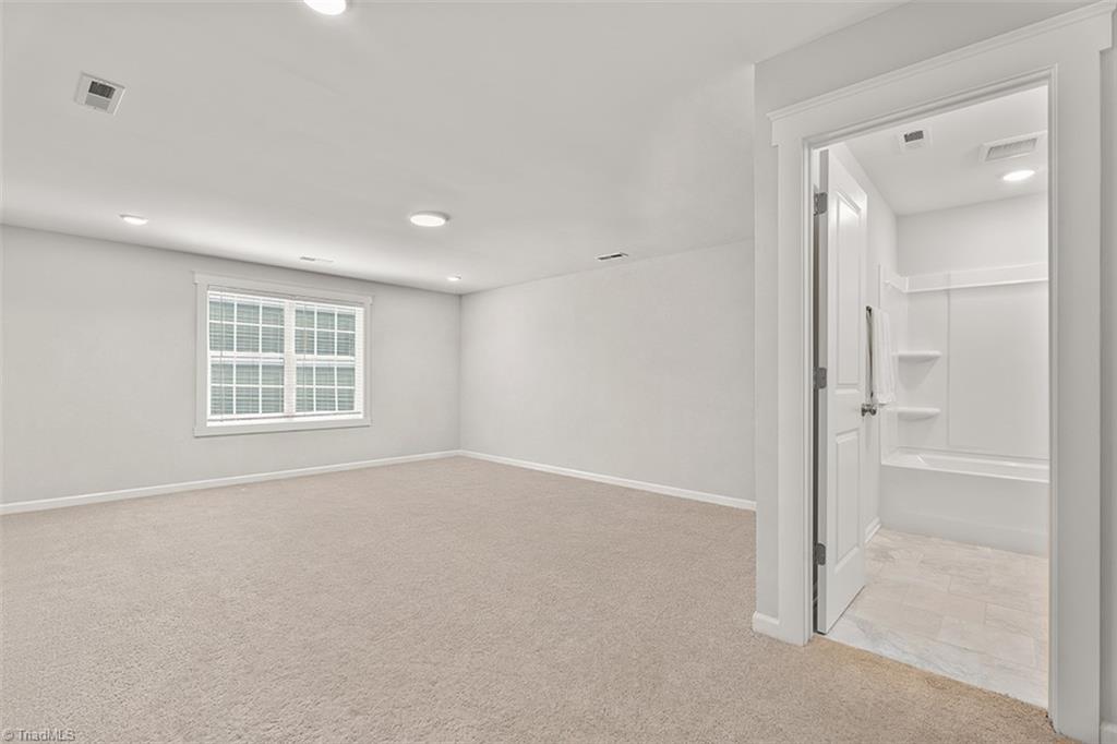 806 Dewfield Cove Property Photo 26