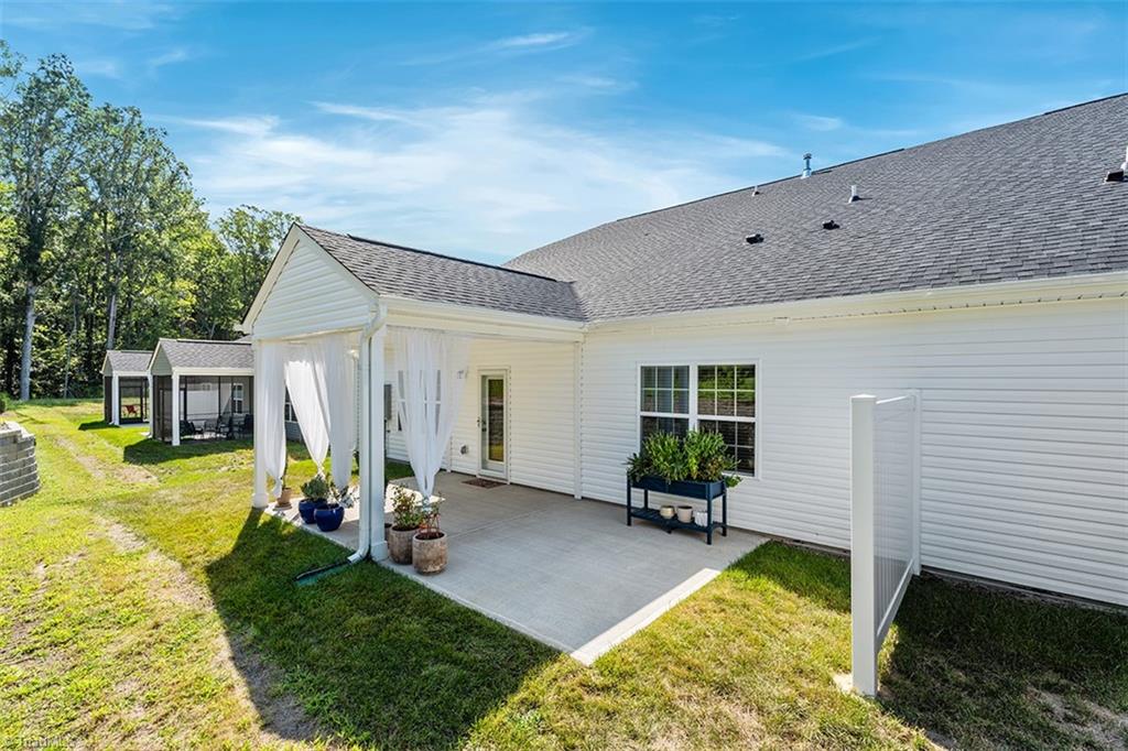 806 Dewfield Cove Property Photo 30