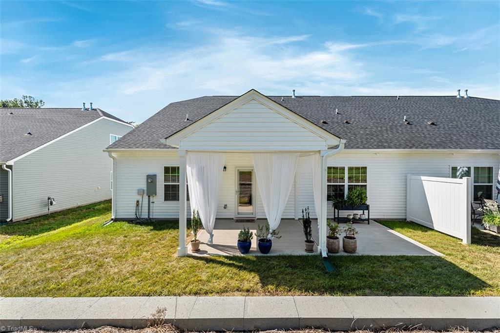 806 Dewfield Cove Property Photo 31