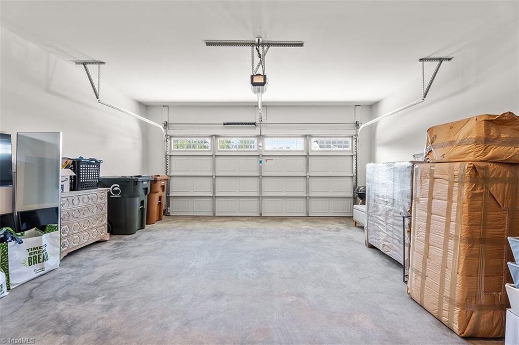 806 Dewfield Cove Property Photo 35
