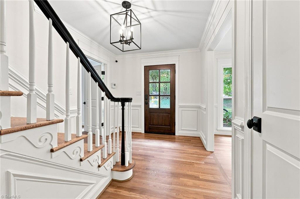 5704 Forest Manor Drive Property Photo 3