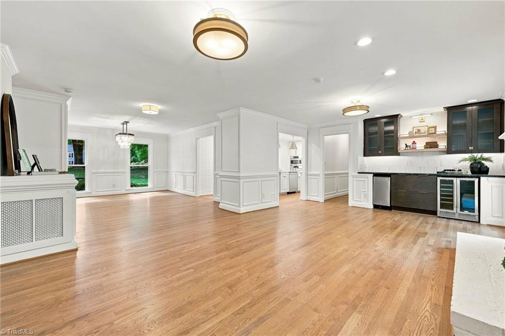 5704 Forest Manor Drive Property Photo 8