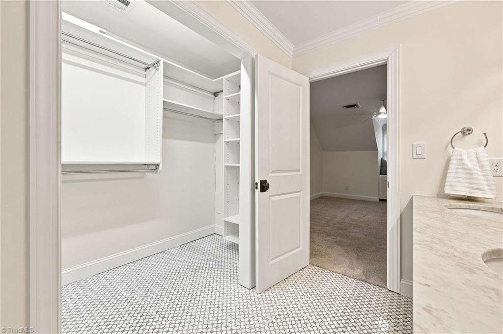 5704 Forest Manor Drive Property Photo 26