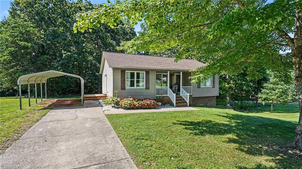 137 Oak Ridge Place Property Photo 2