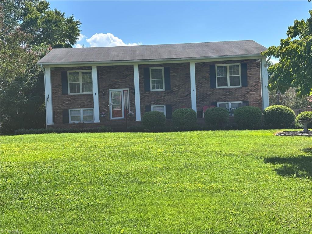 1024 Kelwyn Lane Property Photo 1