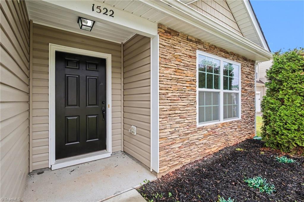 1522 Weatherend Drive Property Photo 4