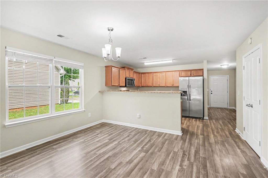 1522 Weatherend Drive Property Photo 10