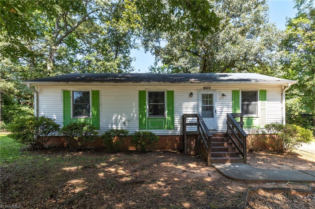 1719 Oneka Avenue Property Photo 1