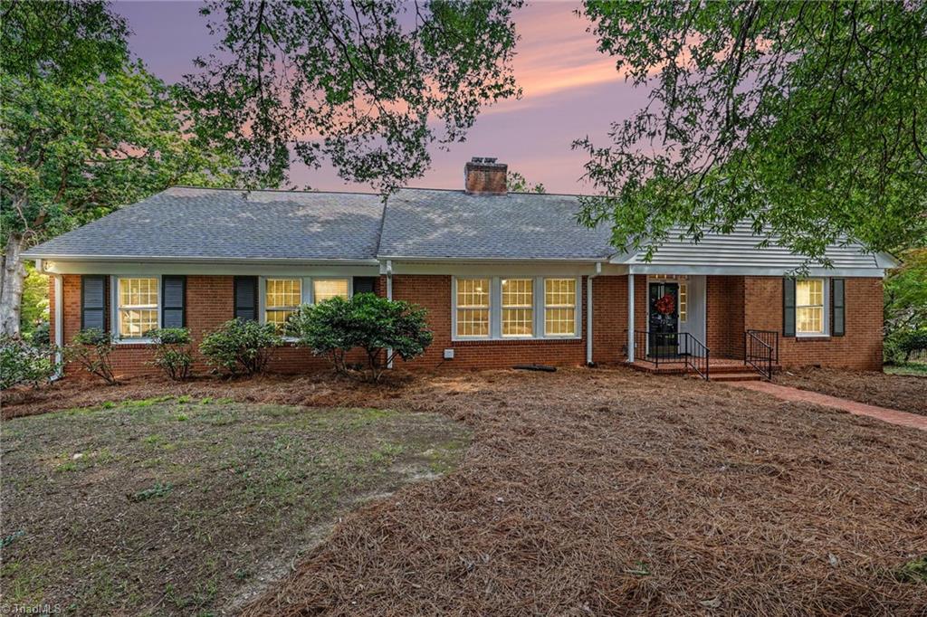 720 Oakmont Drive Property Photo 1
