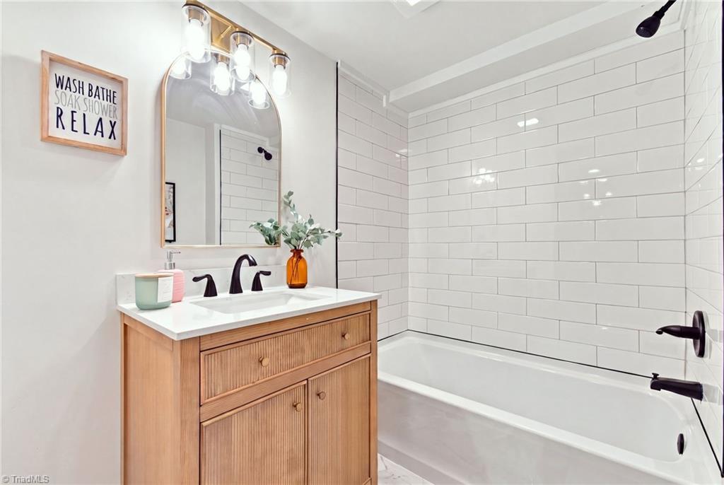 1325 King Road Property Photo 12