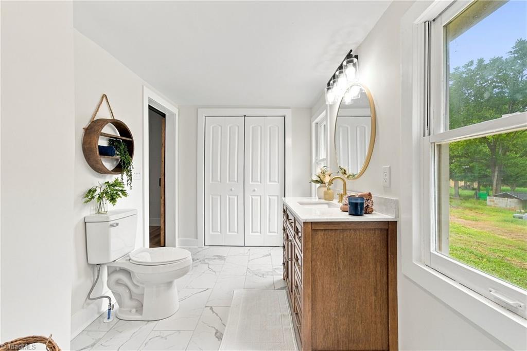 1325 King Road Property Photo 17