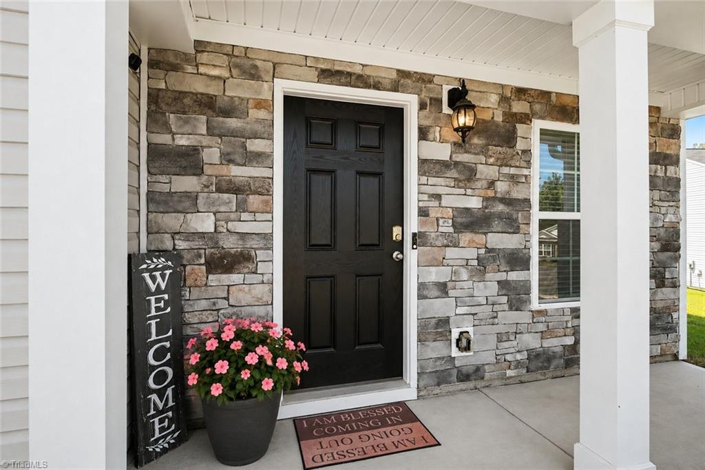 154 Stone River Way Property Photo 3
