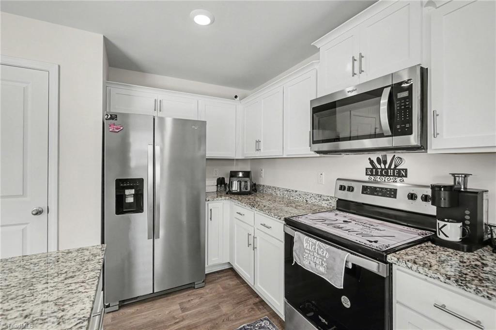 154 Stone River Way Property Photo 8