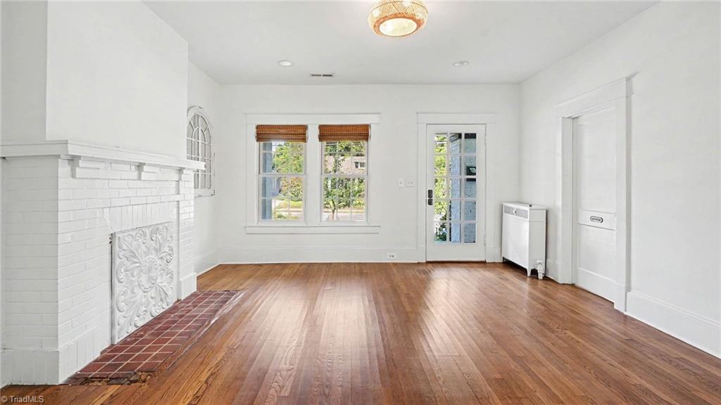 411 S Elam Avenue Property Photo 3