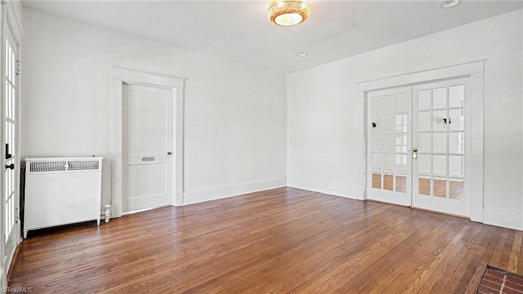 411 S Elam Avenue Property Photo 5