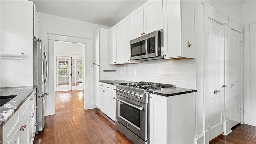 411 S Elam Avenue Property Photo 8