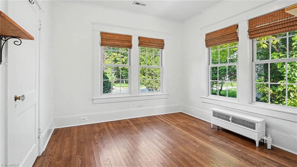 411 S Elam Avenue Property Photo 17