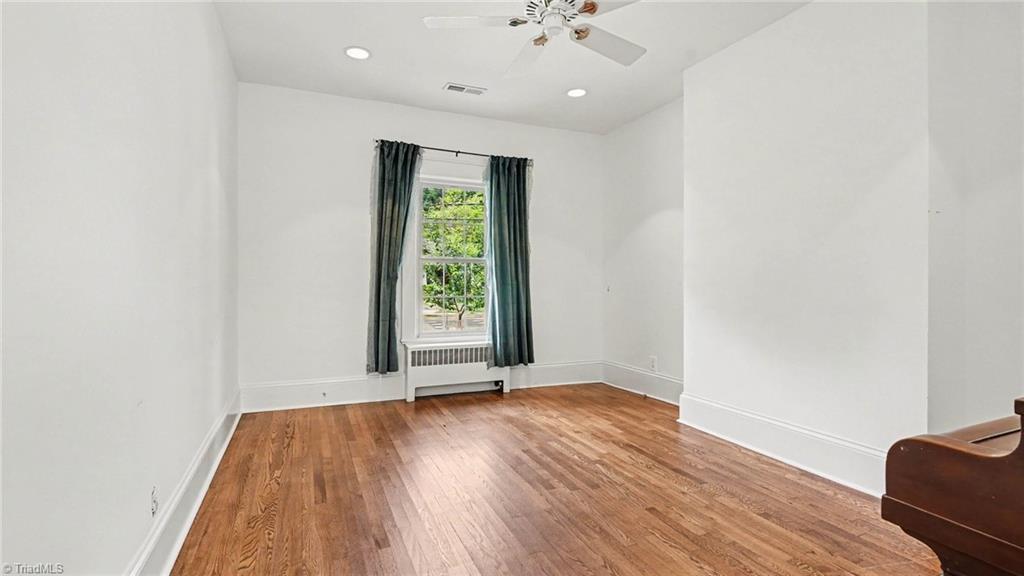 411 S Elam Avenue Property Photo 18