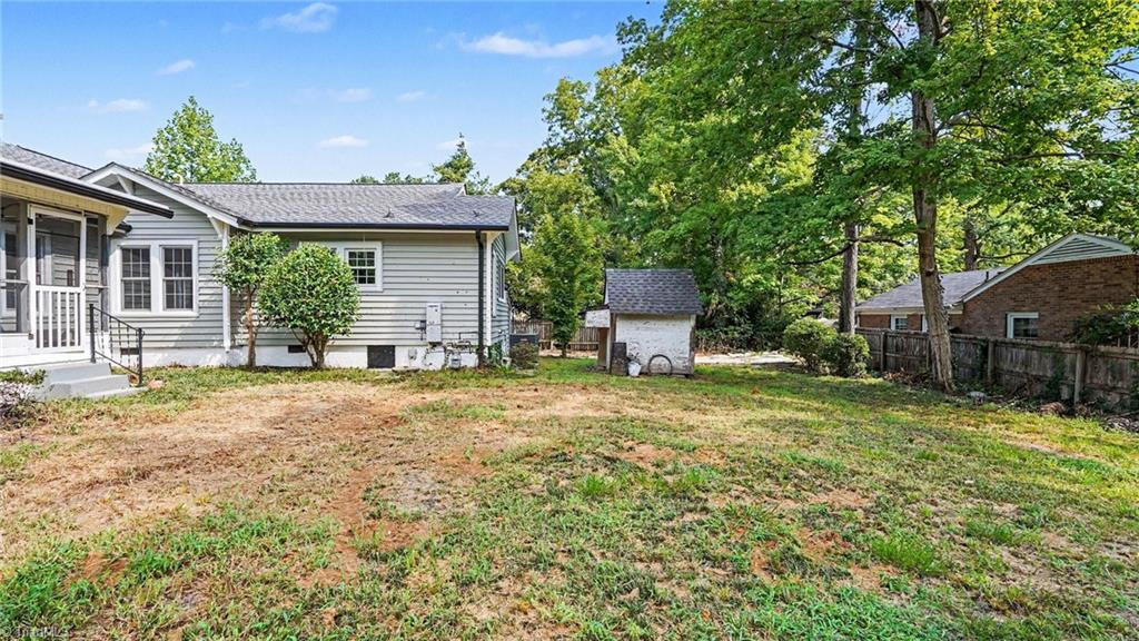 411 S Elam Avenue Property Photo 27