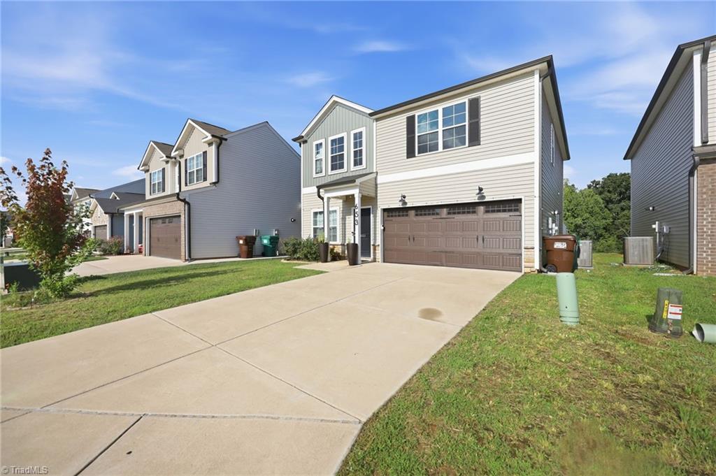 653 Cam Circle Property Photo 3