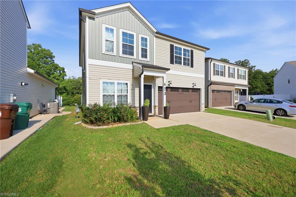 653 Cam Circle Property Photo 4
