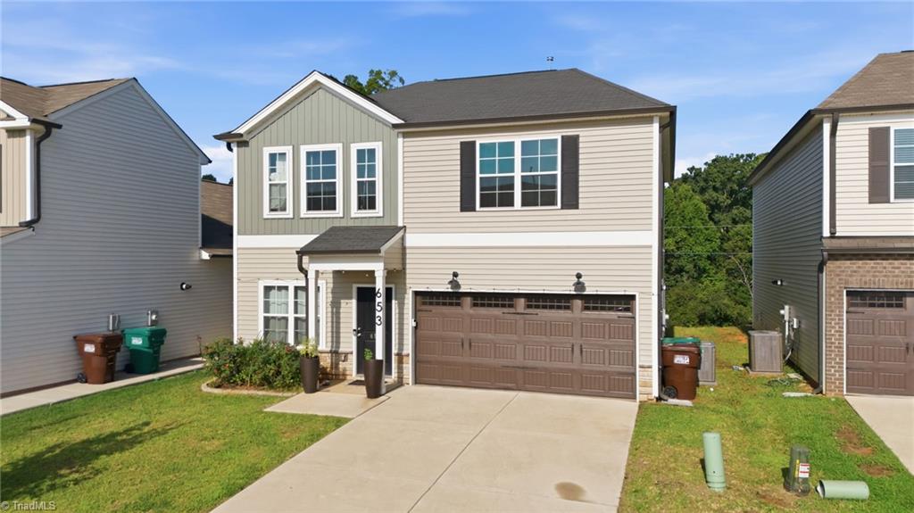 653 Cam Circle Property Photo 5