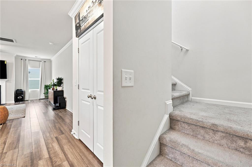653 Cam Circle Property Photo 16