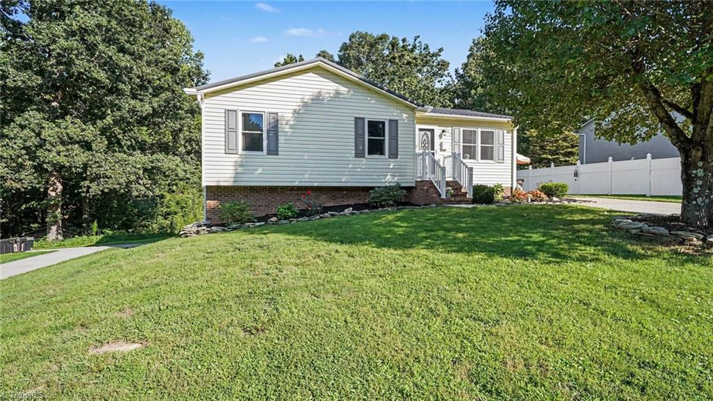 162 Oak Ridge Place Property Photo 2