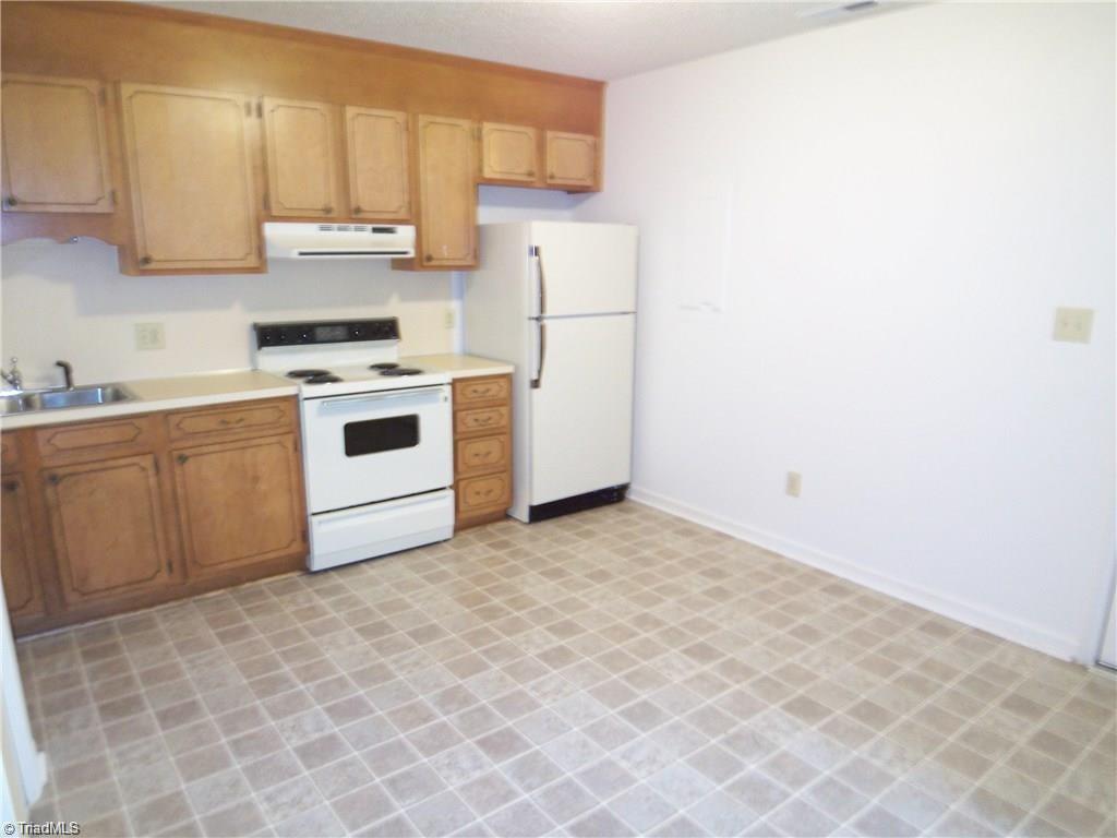 219 Worth Street Property Photo 4
