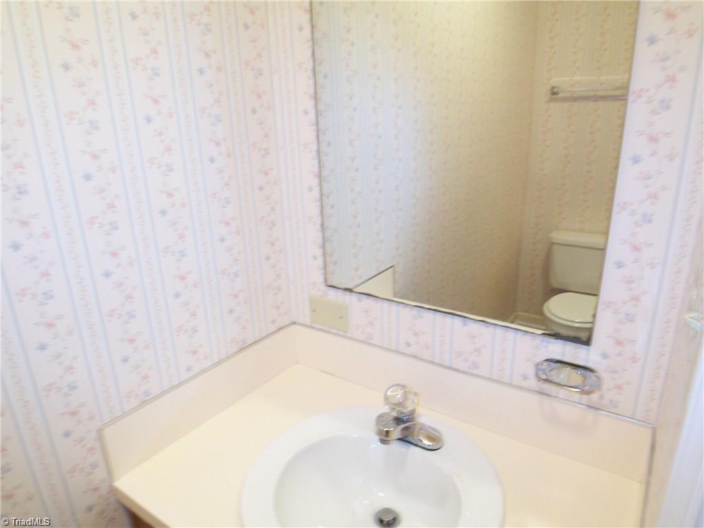 219 Worth Street Property Photo 6