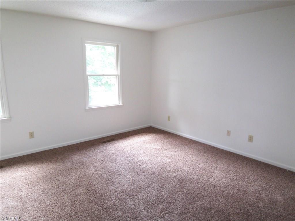 219 Worth Street Property Photo 7