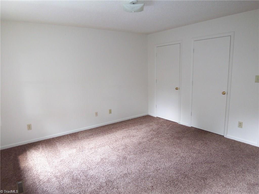 219 Worth Street Property Photo 8