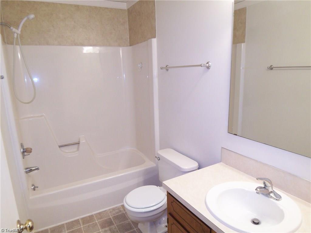 219 Worth Street Property Photo 10