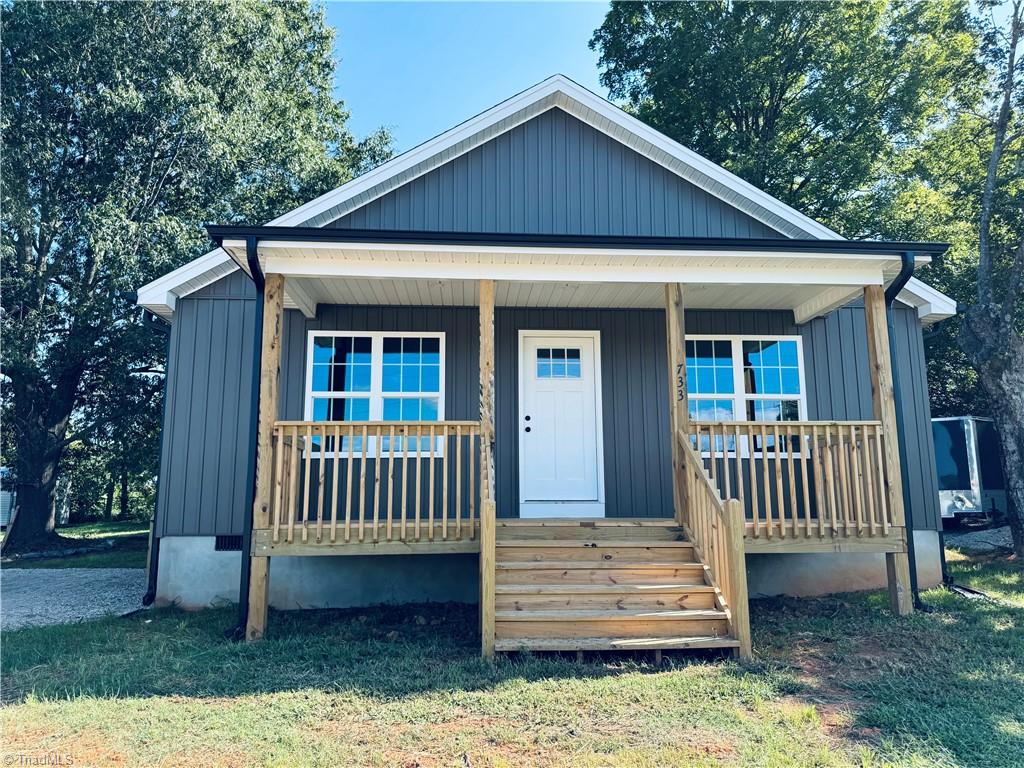 733 2nd Rainbow Street Property Photo 1